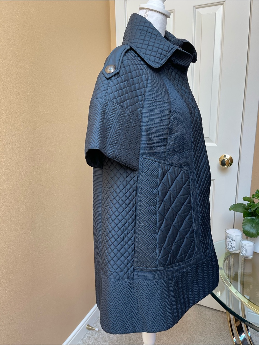 Burberry Quilted Cape Coat Jacket IT 38 Navy Blue Made In Italy Runway Piece - Picture 10 of 16